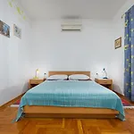 House Laura 200M From The Beach And The Center