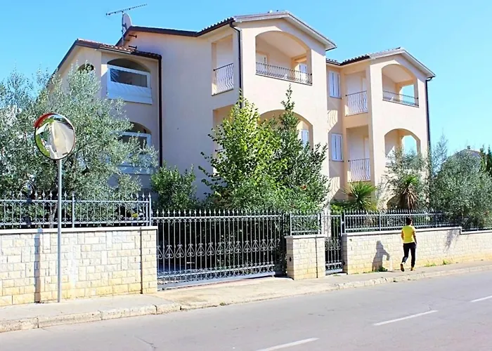 House Laura 200M From The Beach And The Center