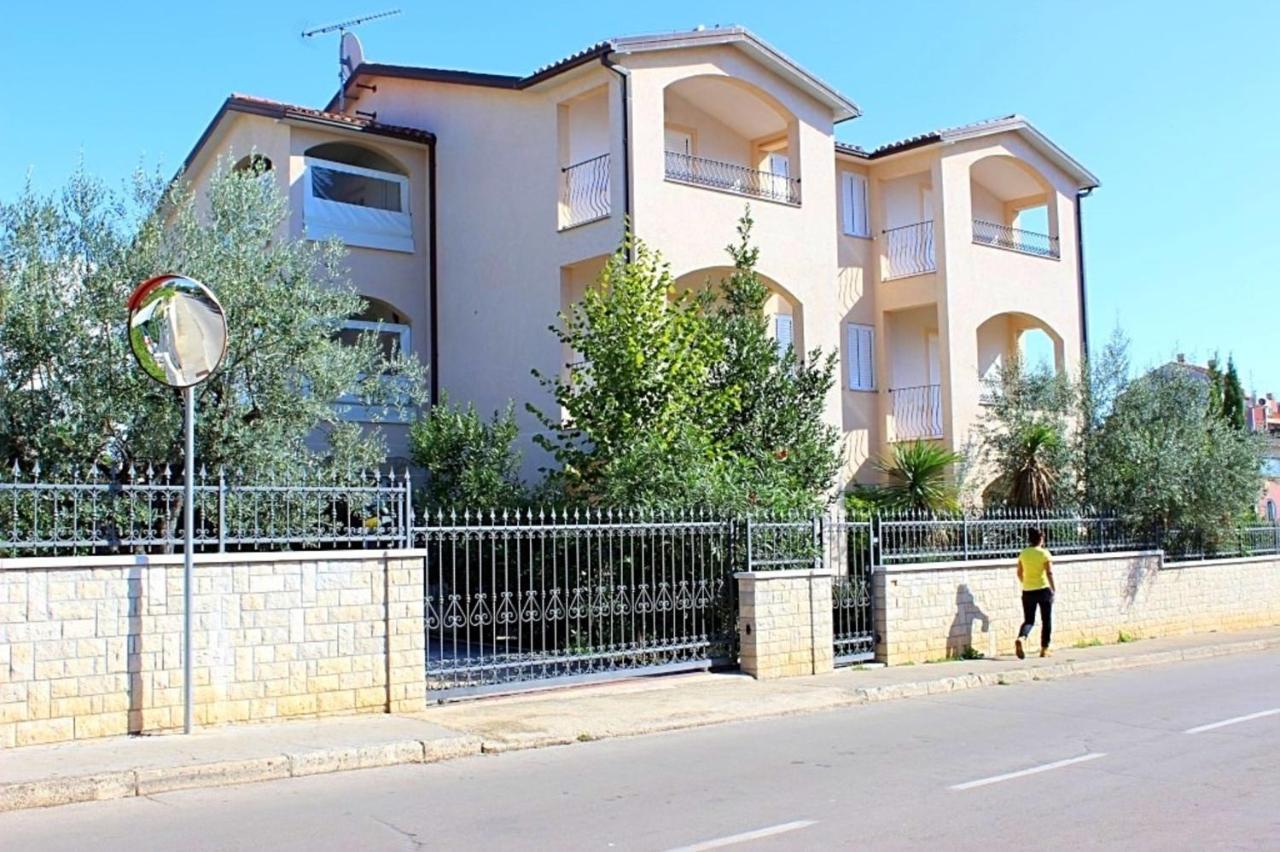 Appartement House Laura 200m From The Beach And The Center Poreč
