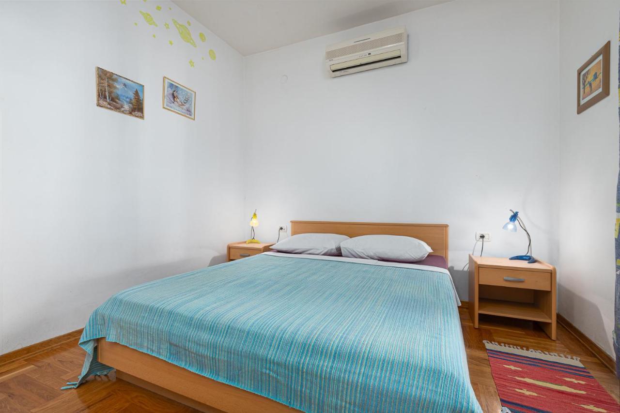 Apartment House Laura 200m From The Beach And The Center Poreč