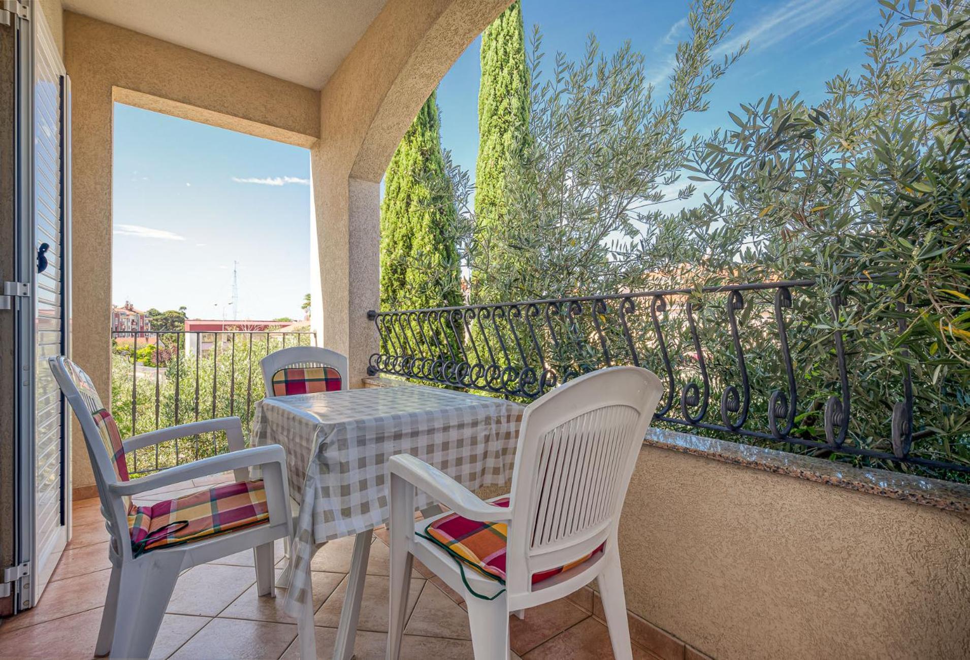 Apartment House Laura 200m From The Beach And The Center *